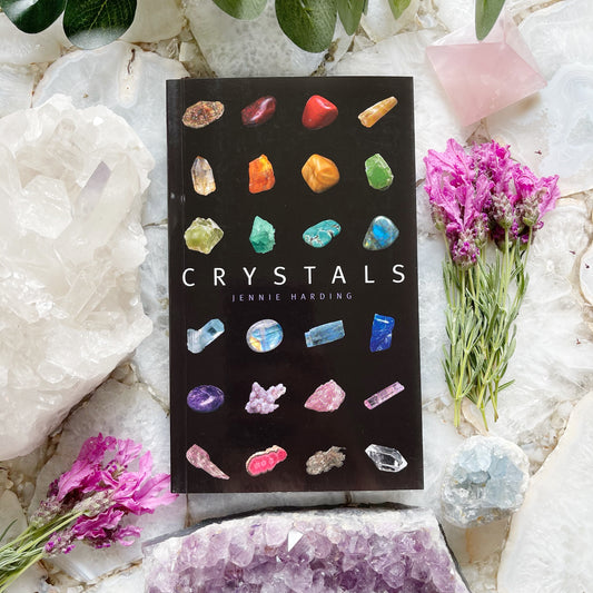 Crystals: A Complete Guide to Crystals and Colour Healing