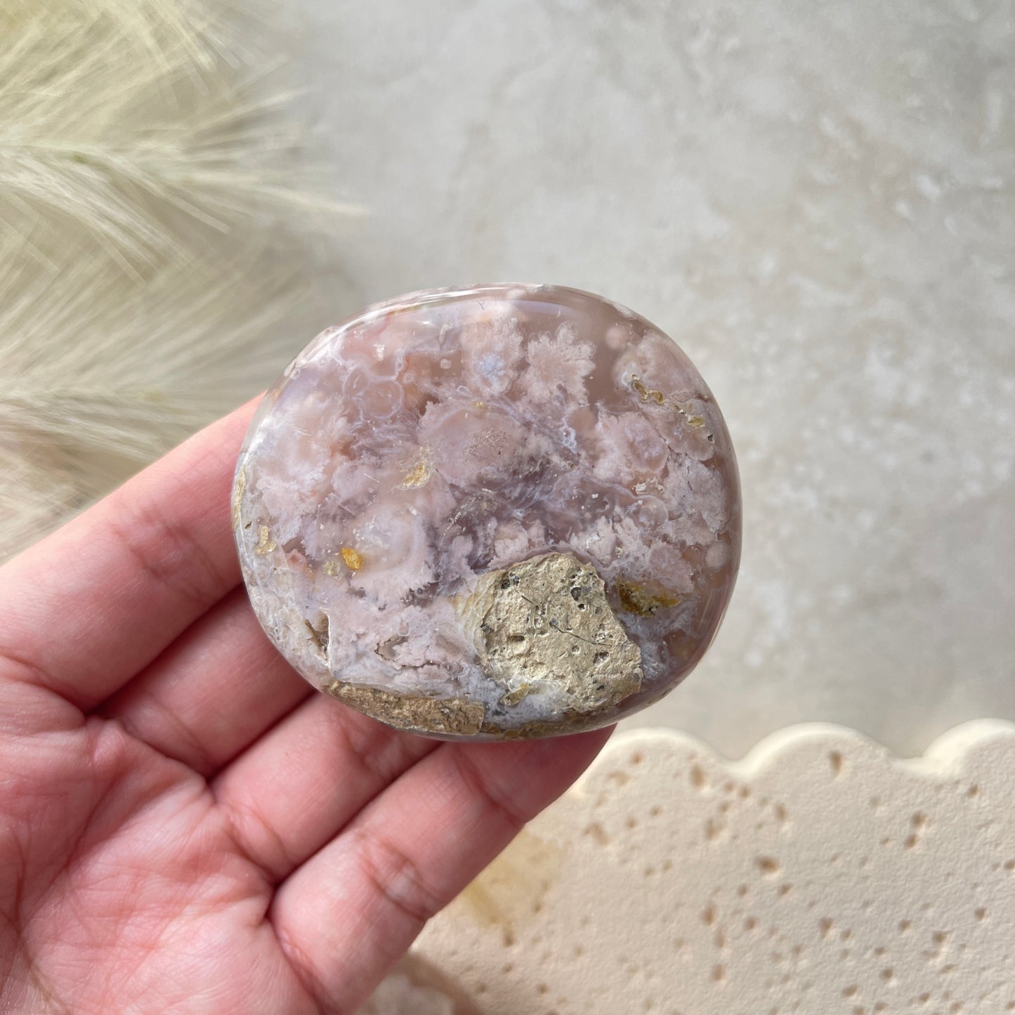 Flower Agate Palm Stone