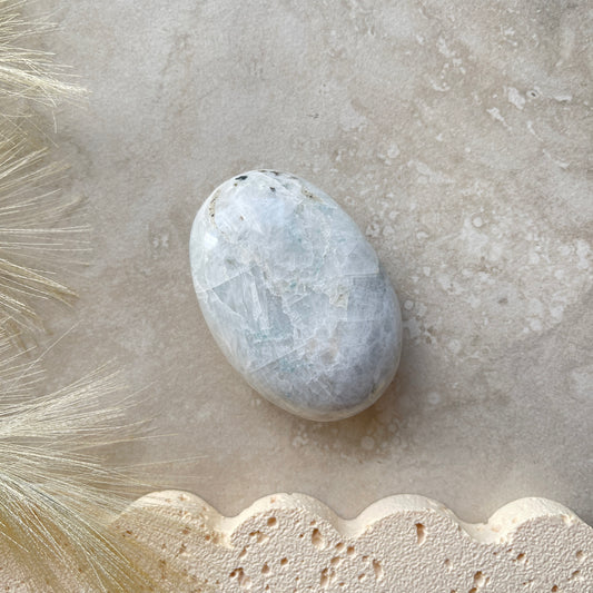 Moonstone Palm Stone