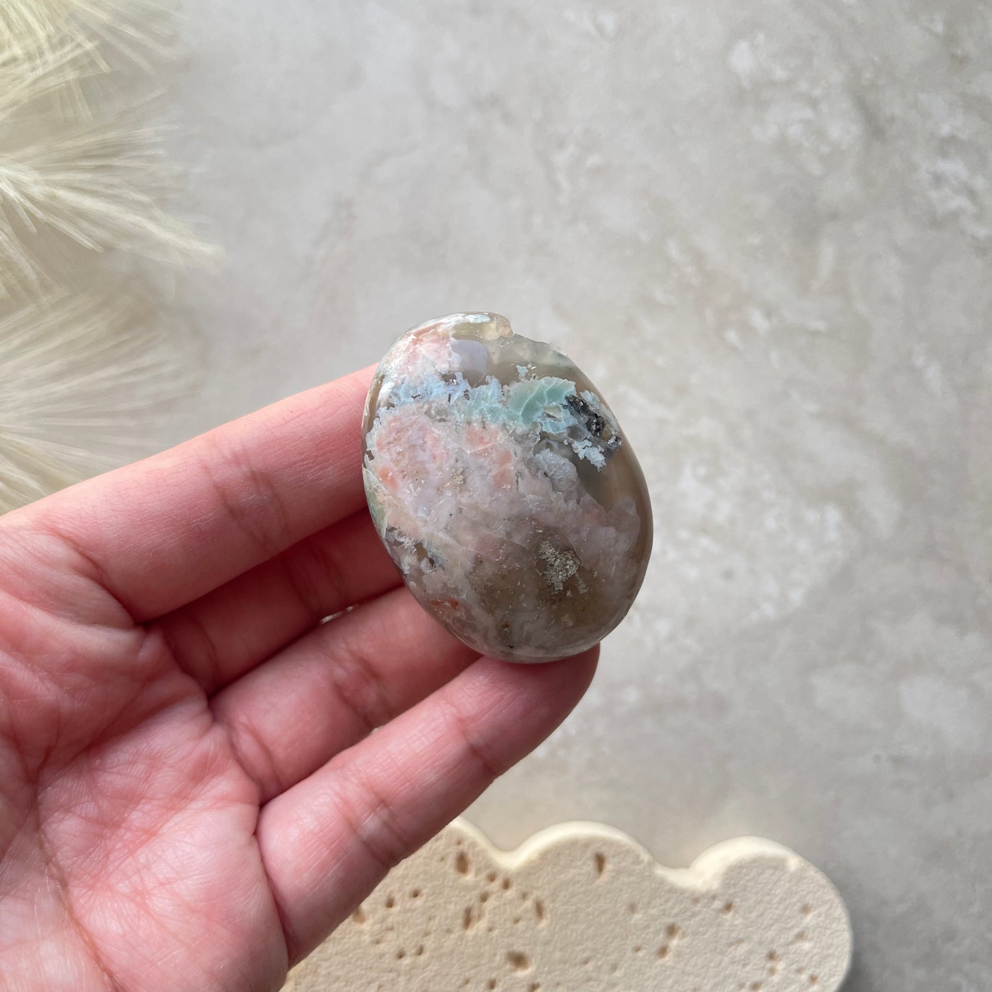 Flower Agate Palm Stone