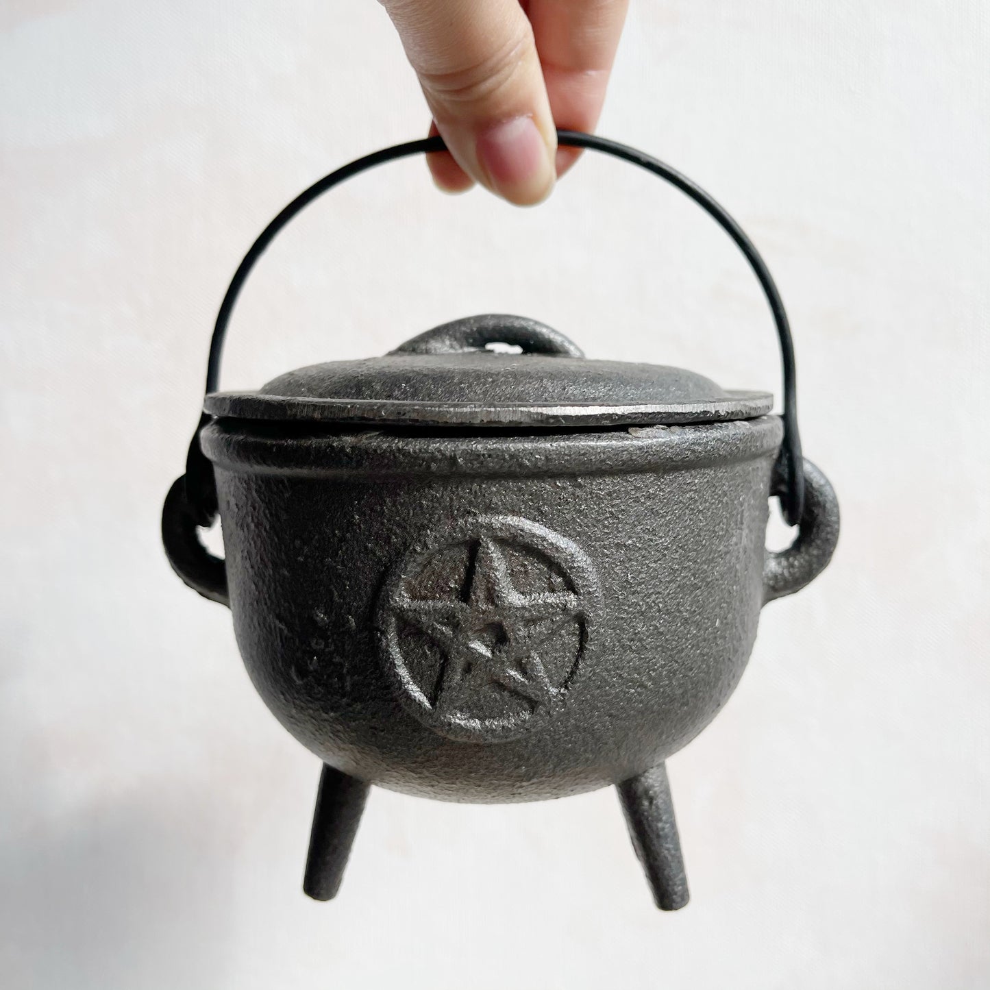 Cauldron with Pentacle Symbol | Cast Iron
